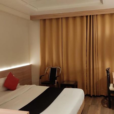 Hotel Poseidon Inn Lucknow Exterior foto
